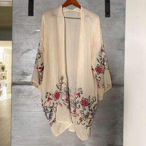 EUC Embroidered  boho CREAM Floral Kimono wrap cover up one size